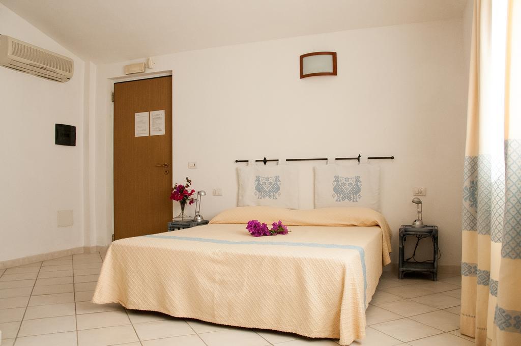 Meta Hotel Santa Teresa Gallura Kültér fotó